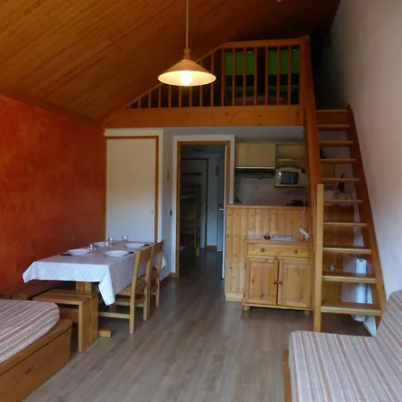 Apartment Au Coeur De Meribel, 4 Pers., Balcon Sud, Proche Pistes Et Commerces - Fr-1-411-693 *