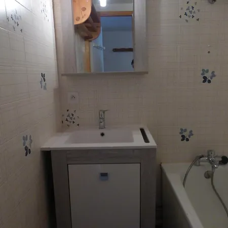 Au Coeur De Meribel, 4 Pers., Balcon Sud, Proche Pistes Et Commerces - Fr-1-411-693